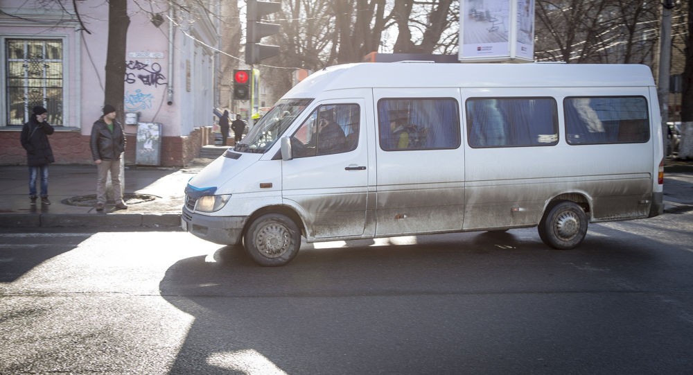 Un șofer de microbuz de rută din capitală, prins beat la volan