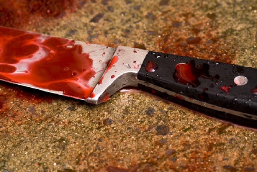 Caz TRAGIC la Taraclia. O femeie s-a înjunghiat cu cuțitul în inimă