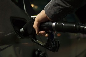 Un moldovean din Marea Britanie a cheltuit 2 000 de lire de pe cardul de combustibil al companiei. Alimenta mașina sa și ale prietenilor săi
