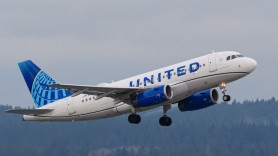 Vești BUNE pentru europeni: Vaccinul Pfizer a început să ajungă în UE la bordul United Airlines