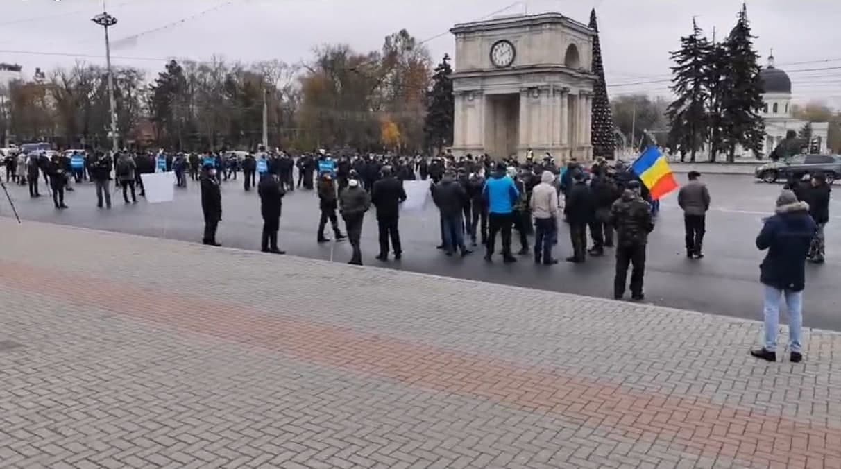 LIVE // Fermierii au ieșit din nou în stradă. Sunt nemulțumiți de atitudinea iresponsabilă a autorităților
