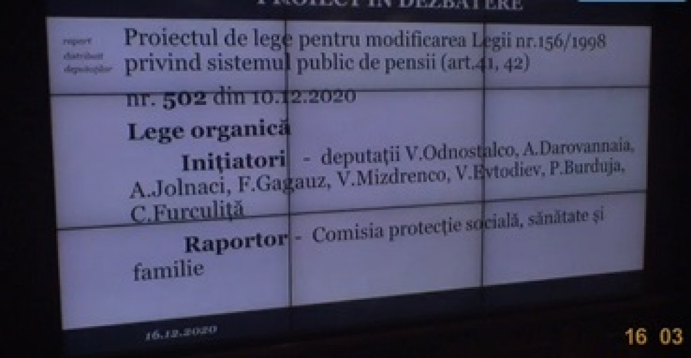 Ultima ORĂ // Parlamentul a votat micșorarea vârstei de pensionare. Care femei vor putea ieși la pensie la 50 de ani
