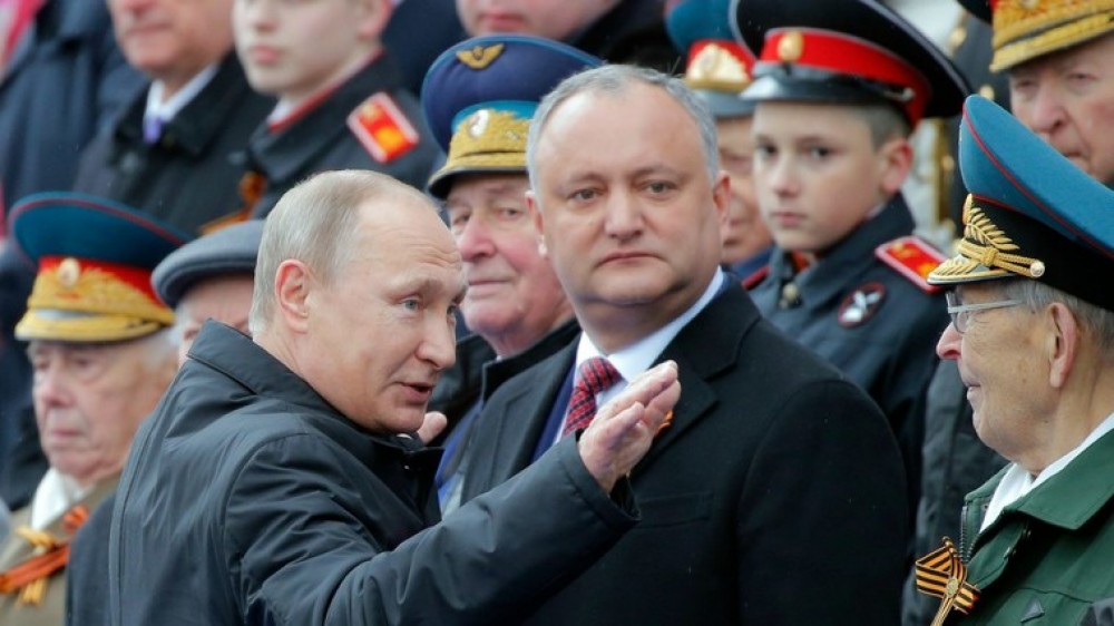 Presa Română despre Igor Dodon în contextul promovării vaccinului „Sputnik V”: Pupinfundism și inconștiență criminală