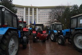 Veste bună pentru agricultori. România acordă 6 mii de tone de motorină pentru fermierii moldoveni
