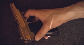 Revin anii '90? Doi tineri au fost împușcați în picioare, la Ciocana