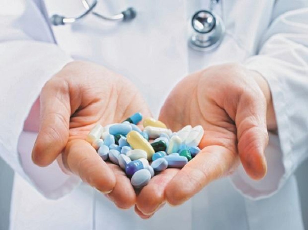 Un medicament folosit în tratarea cancerului ar putea vindeca Covid-19