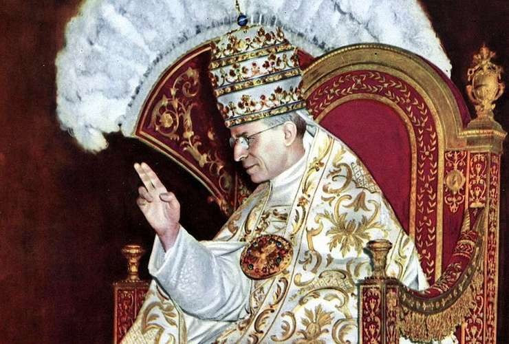 Ce ascund arhivele secrete ale Vaticanului despre anul 2021