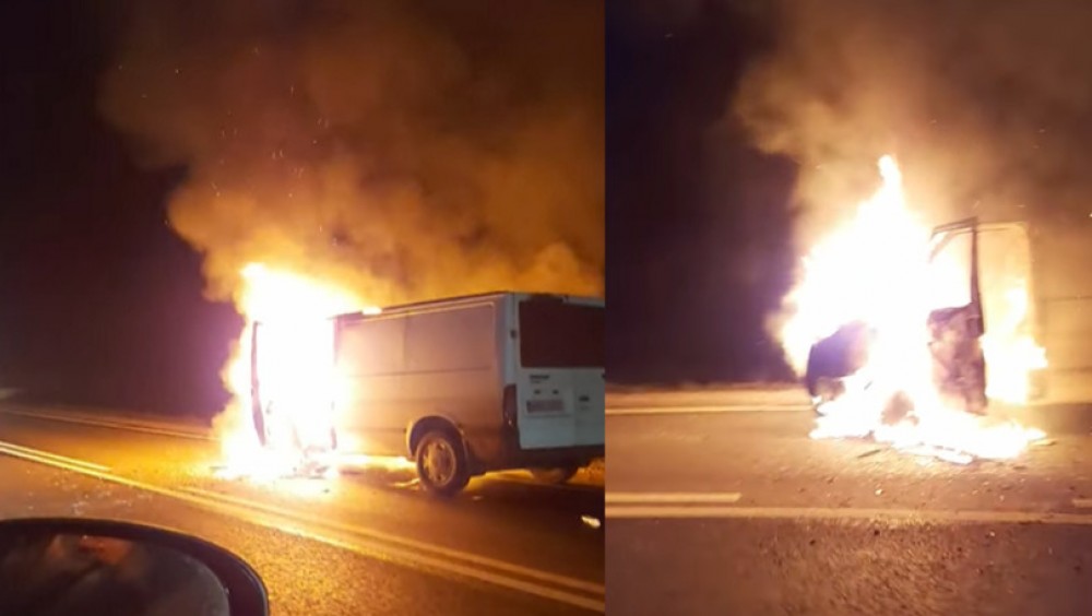 Un ford transit a ars pe unul din traseele naționale din raionul Strășeni