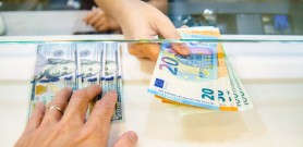 Euro a scăzut brusc sub pragul de 21 de lei. Dolarul este pe un trend ascendent