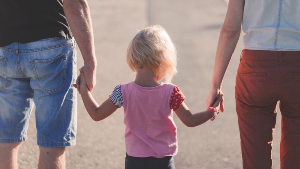 Persoanele HIV pozitive din R.Moldova vor putea adopta copii