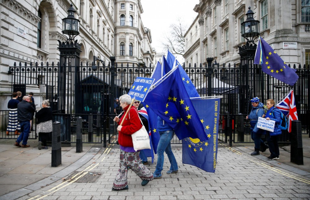 Marea Britanie deportează cetățenii UE ce nu s-au înregistrat la timp pentru statutul de ședere după Brexit
