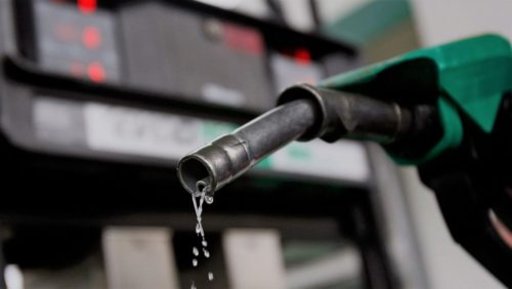 Vești PROASTE pentru șoferi. Prețuri mai scumpe la carburanți