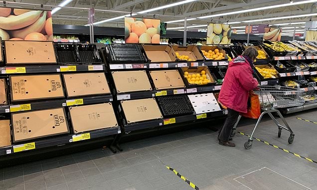 FOTO/VIDEO: Primele efecte ale brexitului: rafturi goale în raioanele de fructe și legume din supermarketurile britanice