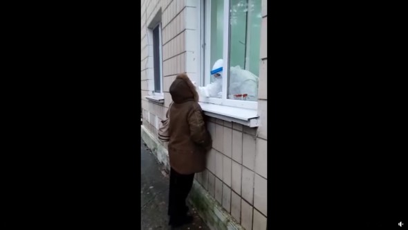 La Centrul de Sănătate din suburbii unde se prelevau probe prin geam, a fost sistată testarea la COVID-19