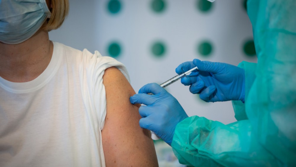 Scandal URIAȘ în Italia. 12 asistenți și medici au fost „imunizați” cu ser fiziologic în loc de vaccin