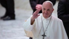 Papa Francisc i-a rugat pe locuitorii Romei să îi ajute pe cei fără adăpost, după ce numărul deceselor cauzate de frig a crescut