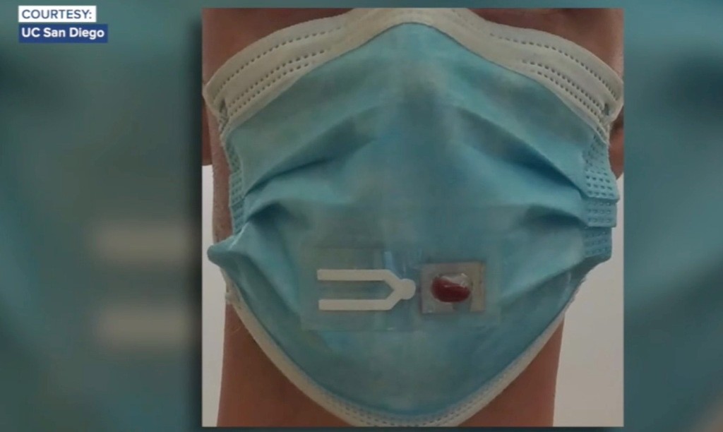 Cercetătorii au creat masca de protecție care detectează prezența virusului COVID-19 în aer