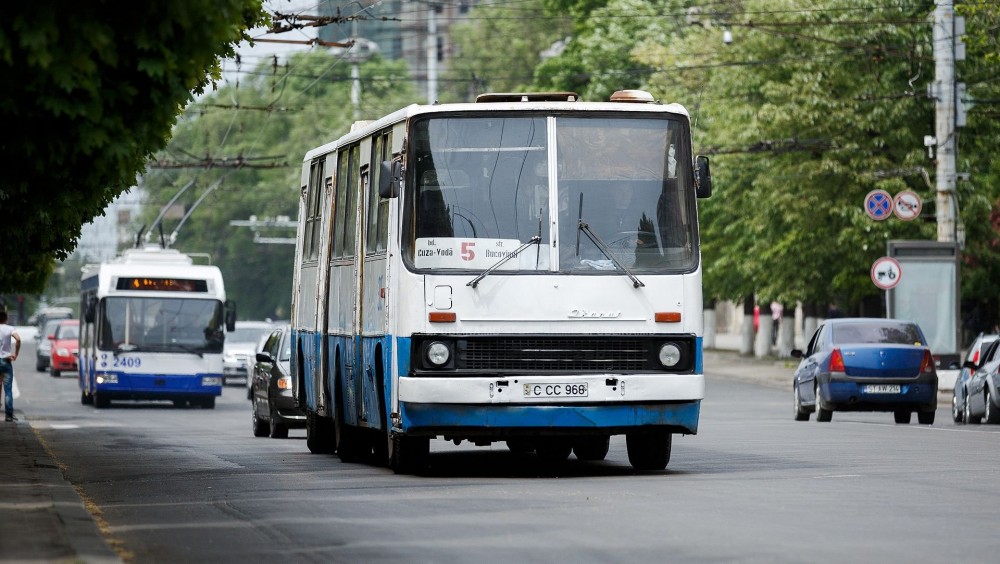 Costul unei călătorii cu autobuzul în Chişinău ar putea costa 10,51 lei, iar cu troleibuzul - 4-5 lei. Când vor avea loc scumpirile