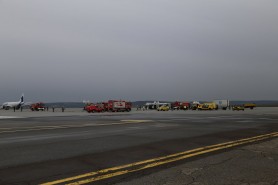 FOTO // Operațiune de amploare pe Aeroportul Internațional Chișinău. Salvatorii și pompierii au salvat pasagerii unui avion motorul căruia a cedat