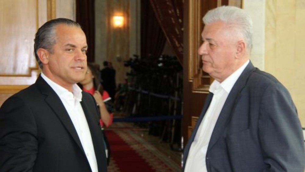 Sondaj: Guvernul Republicii Moldova ar trebui să fie condus de Vladimir Voronin sau Vlad Plahotniuc
