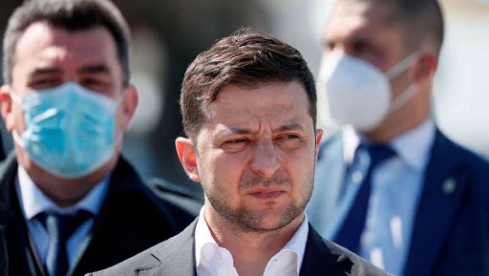 Volodimir Zelenski a închis trei posturi de ştiri ale opoziţiei: sunt o ameninţare pentru securitatea naţională şi răspândesc propagandă rusă