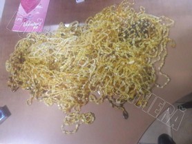 Contrabanda cu chihlimbar încă există. Un moldovean intenționa să ajungă în Turcia cu 2.1 kg