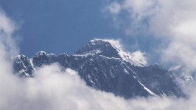 Au mințit că au urcat pe Everest iar acum au interdicția de a se apropia de munte