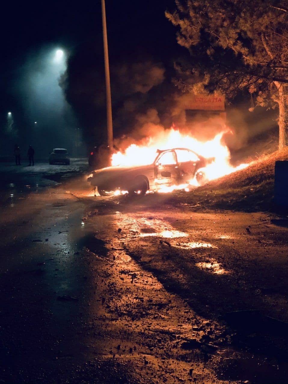 Accident tragic pe șoseaua Muncești. Un bărbat a decedat după ce BMW-ul condus de un tânăr beat a lovit un pilon