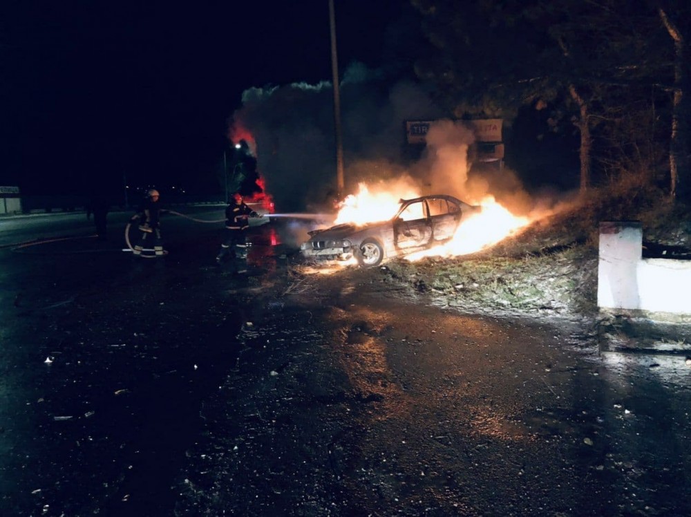 Accident tragic pe șoseaua Muncești. Un bărbat a decedat după ce BMW-ul condus de un tânăr beat a lovit un pilon