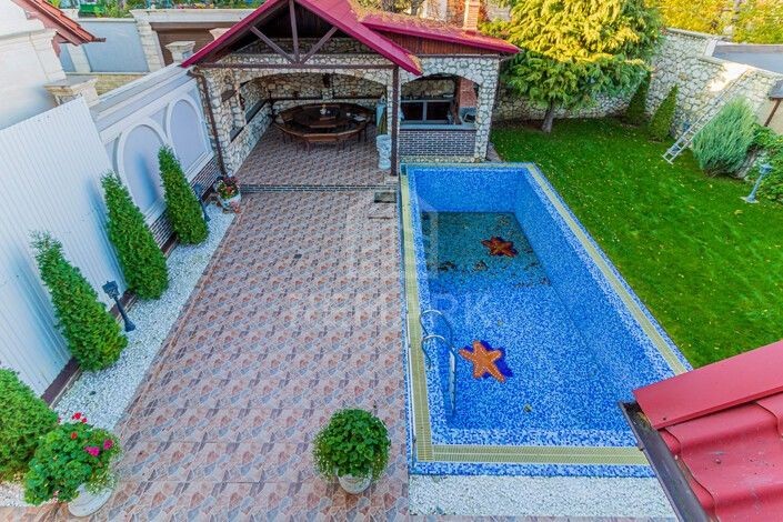 FOTO // LUXUL în care trăia fostul șef de la Penitenciare. „Fugarul” și-a scos casa la vânzare cu 10 000 000 de LEI