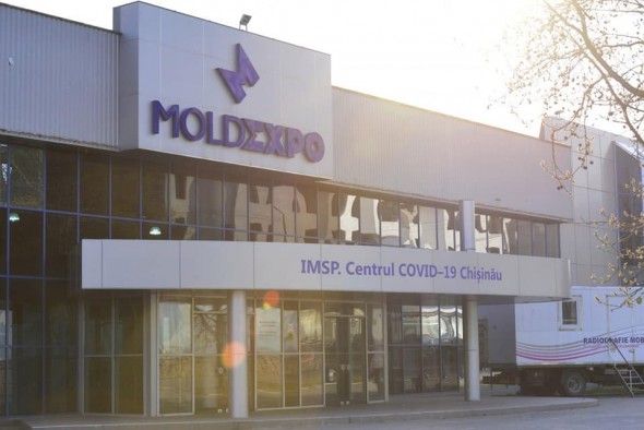 Condiții DEZASTRUOASE la centrul COVID de la MOLDEXPO: Pacienții nevoiți să doarmă în palton și cu căciulă