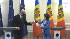 FOTO // „Simbol al schimbării.” Maia Sandu a oferit un Mărțișor Președintelui Consiliului European, Charles Michel