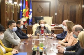 Ședință nocturnă la Parlament. Greceanîi ar fi cerut Guvernului să cumpere vaccinul Sputnik V