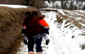 Protocol VS realitate: „Mustrat” în loc de laudă pentru că a cărat în spate o pacientă și nu a respectat protocolul