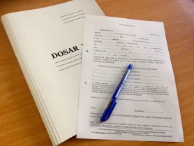 Ultima ORĂ // Corupţie la perfectarea actelor româneşti. Trei persoane reținute de CNA