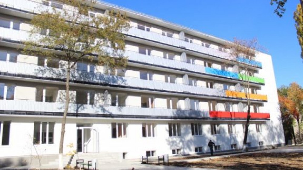 Deputații au prelungit termenul de privatizare a locuințelor