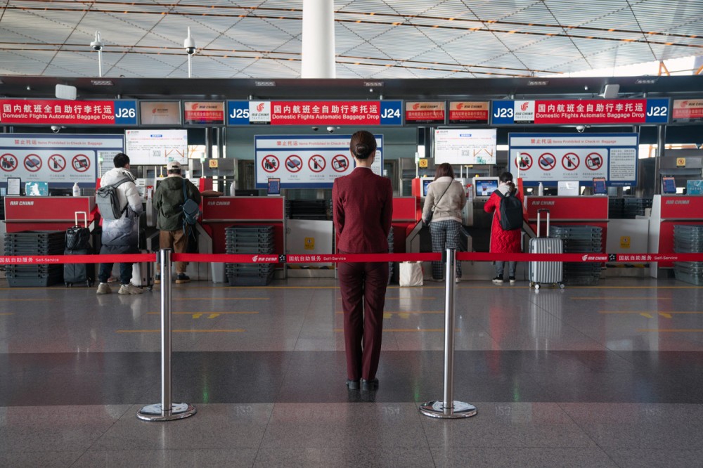 Testele anale la COVID devin OBLIGATORII pentru toți turiștii care sosesc în China