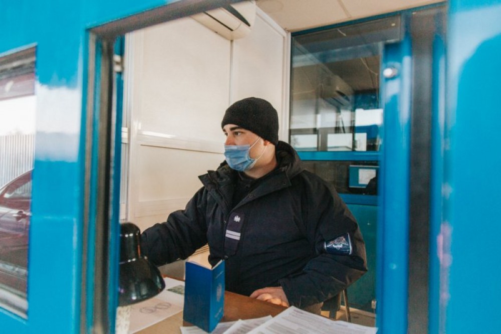 Trei acte false identificate la controlul de frontieră