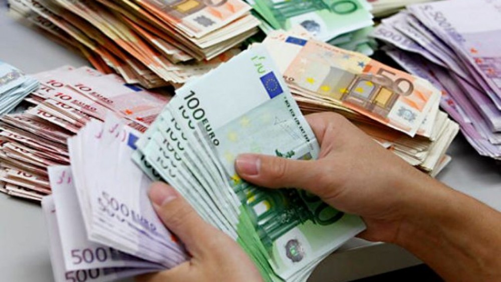 Mită de milioane de euro propusă unui lider politic din Moldova: „A fost cea mai mare ofertă din istoria celor despre care am auzit”