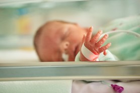 Bebeluș născut prematur depistat cu Covid-19. Mama sa a fost testată pozitiv