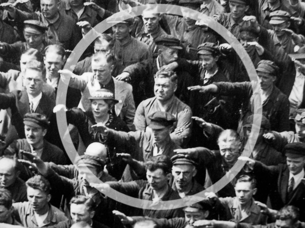 FOTO // Omul care a refuzat să-l salute pe Hitler. Drama lui August Landmesser
