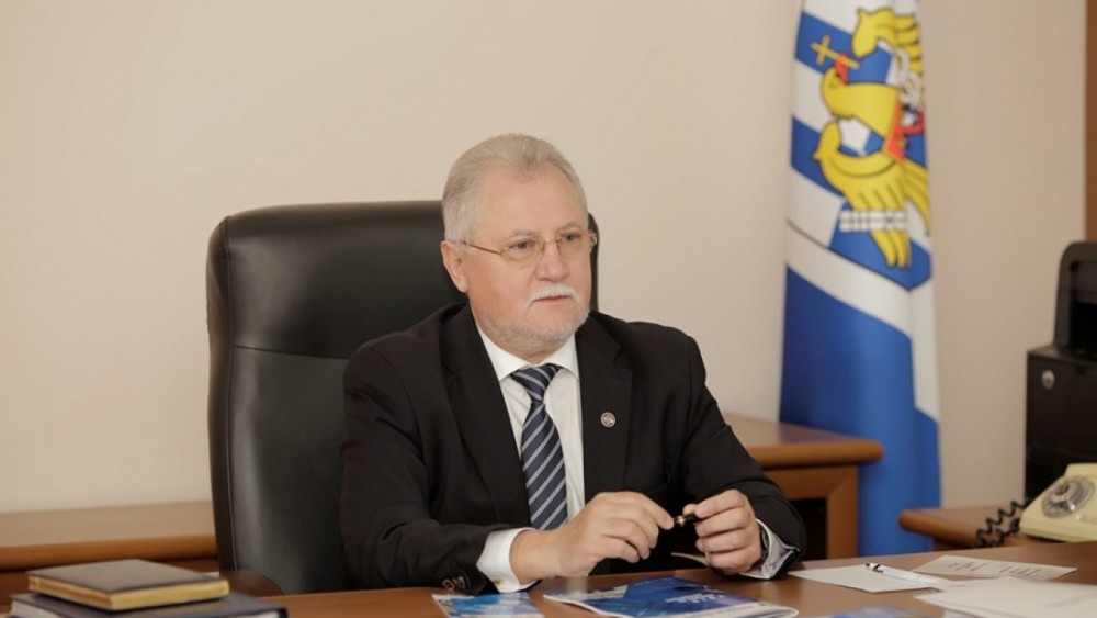 Directorul ANRE are un salariu lunar de 41 de mii de lei. „Cu așa leafă poți cumpăra combustibil și cu 41 de lei pentru un litru”