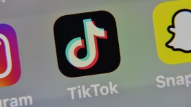 Fetiţă de 12 ani, găsită spânzurată în baie. Rudele: Este vina aplicaţiei TikTok