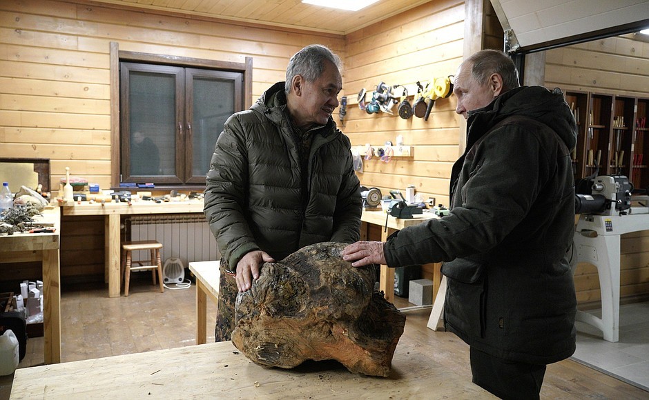 S-a refugiat în taigaua siberiană. Putin petrece weekend-ul alături de ministrul apărării