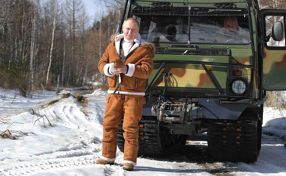 S-a refugiat în taigaua siberiană. Putin petrece weekend-ul alături de ministrul apărării