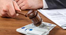 Un magistrat de la Judecătoria Chișinău prins în flagrant de Procurorii anticorupție