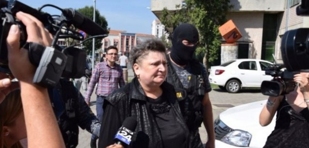Povestea angajatei care a furat 1 milion de euro din conturile CEC şi i-a donat la biserici. A vrut să se răzbune pe şefi