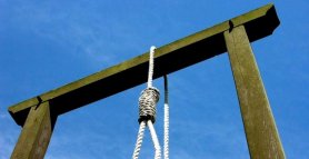 O femeie acuzată că și-a ucis soțul a fost condamnată la moarte și executată chiar de fiica sa, după ce ar fi refuzat să-și ierte mama
