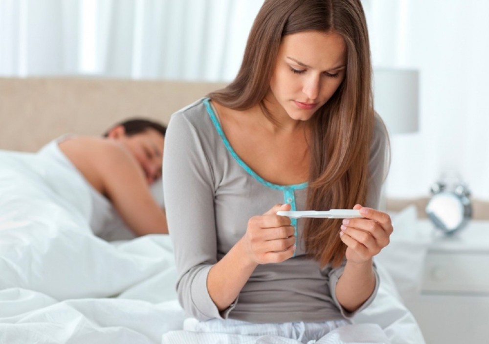 Oamenii vor deveni infertili până în 2045. Care este motivul din spatele ultimelor studii despre fertilitate