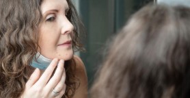 Cum să evitați apariția acneei provocate de purtarea măștii de protecție. O nouă denumire devenită virală